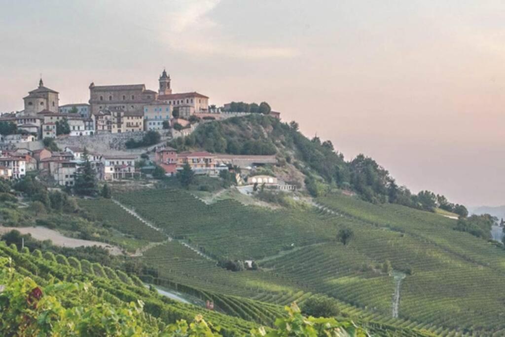 Апартаменти Ex Ostu Impero: Vino, Tartufo Ed Ospitalita Ла-Морра Екстер'єр фото